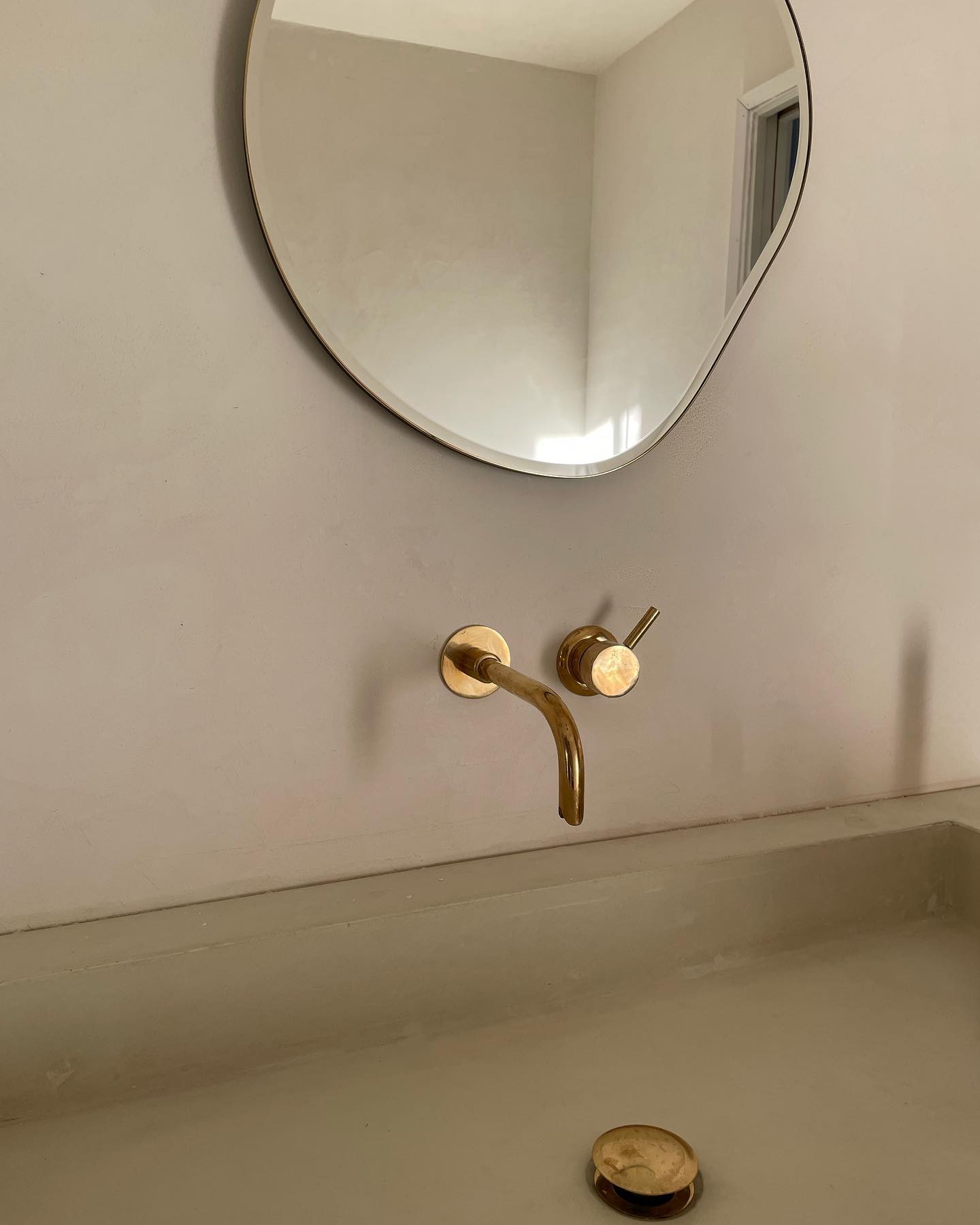 Heritage - Unlacquered Brass Bath Wall Mount Faucet