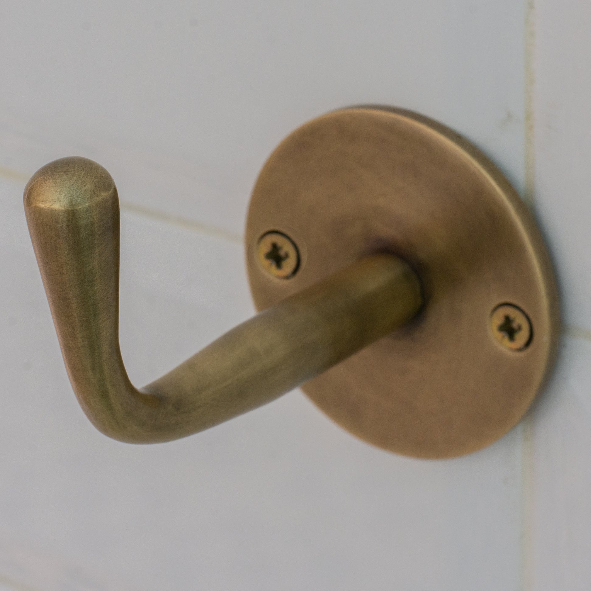 Experience authentic craftsmanship with our Vintage Brass Single Hook. Crafted from heavy-duty solid brass for timeless durability and classic style.