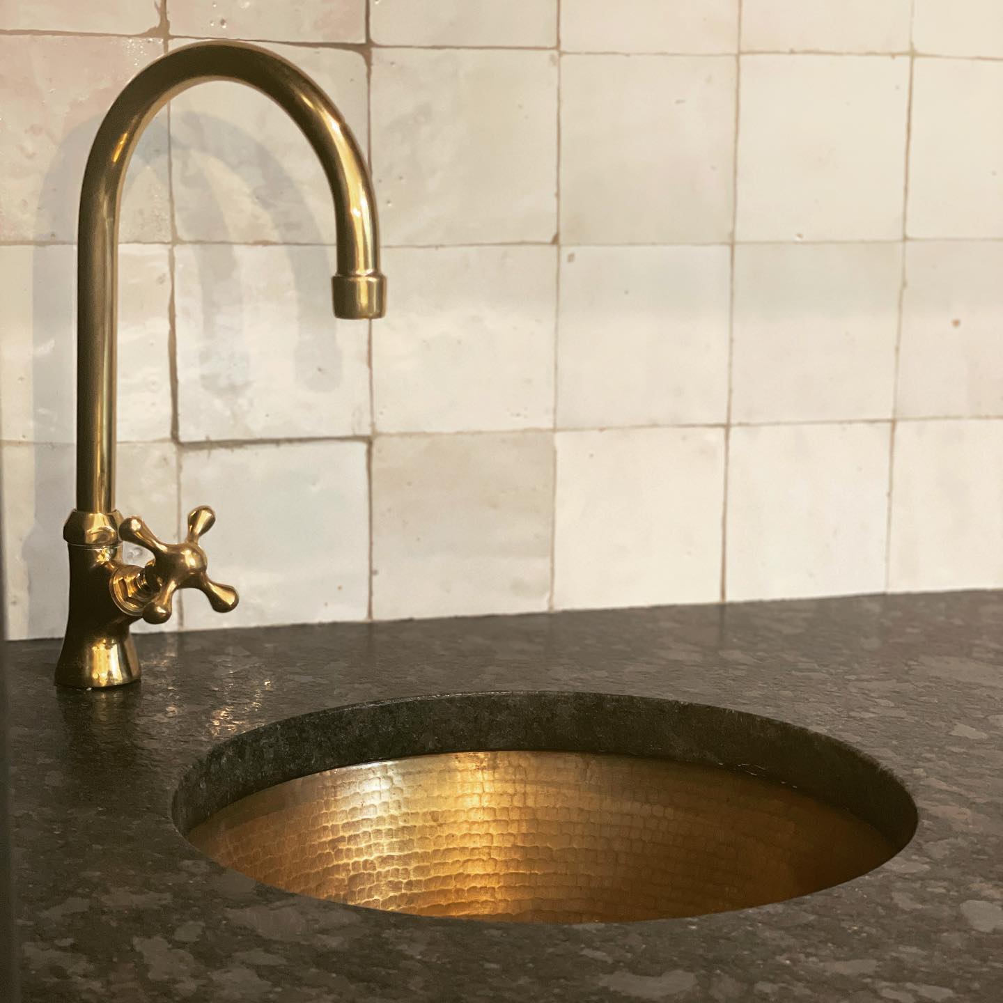 Heritage - Unlacquered Brass Single Hole Sink Faucet