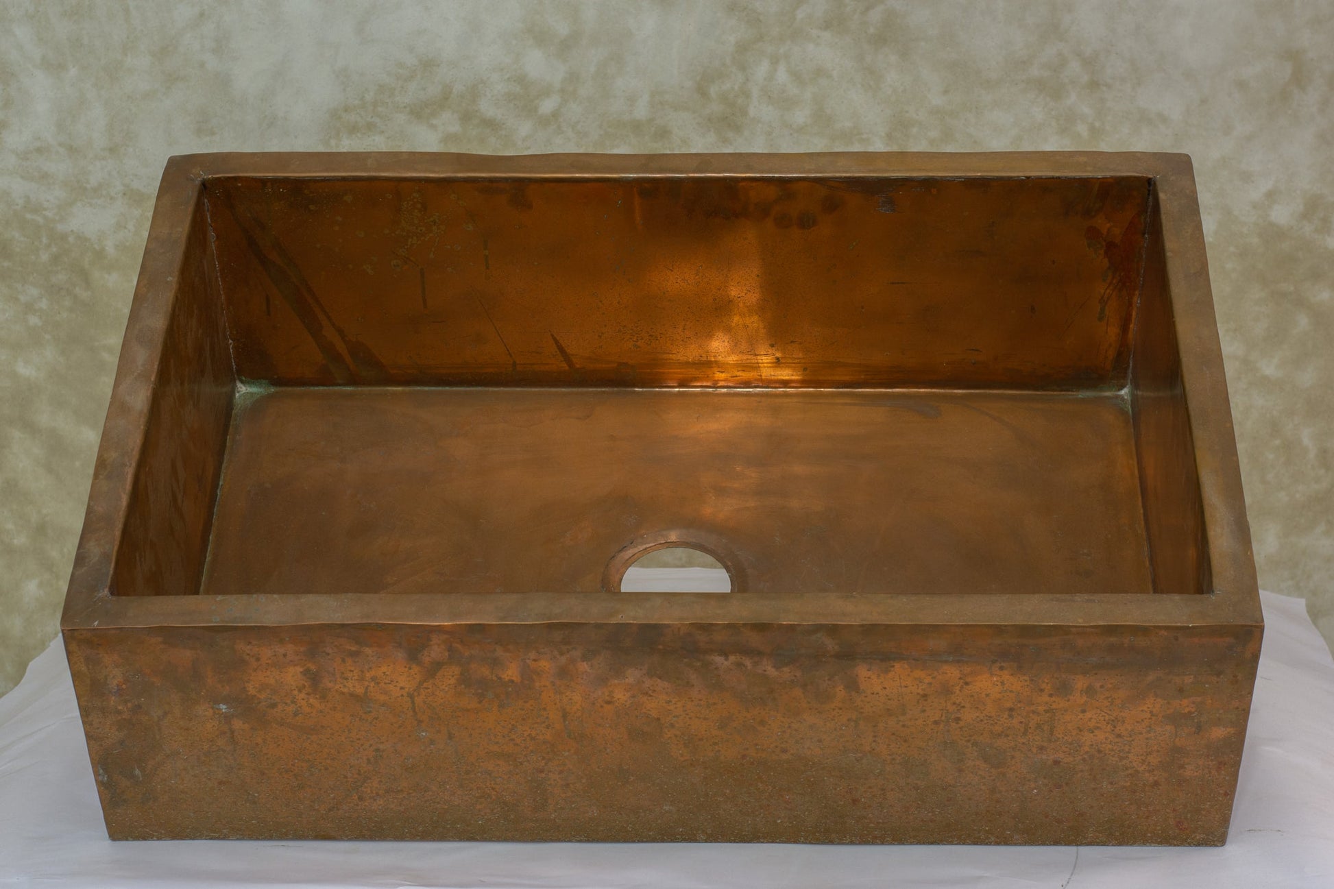 33" Antique Copper Farmhouse Apron Sink, Single Bowl - Insideast
