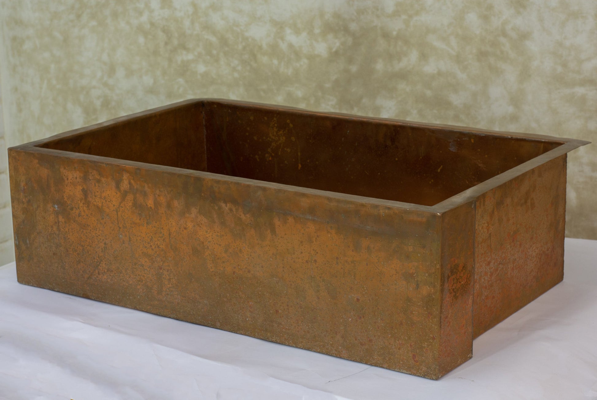 33" Antique Copper Farmhouse Apron Sink, Single Bowl - Insideast