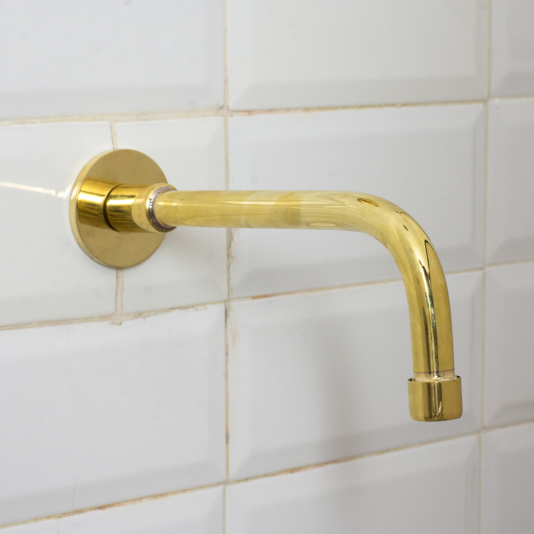 Cross Handles and Tub Filler Detail