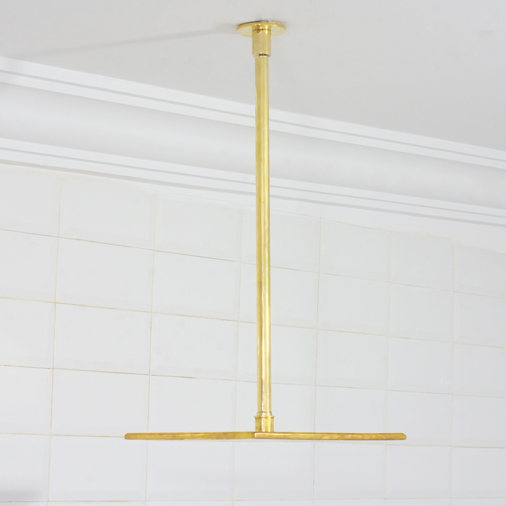 Ducha de latón sin lacar con dos salidas, sistema de ducha de techo, ducha de mano, cabezal de ducha de techo y ducha de mano. 