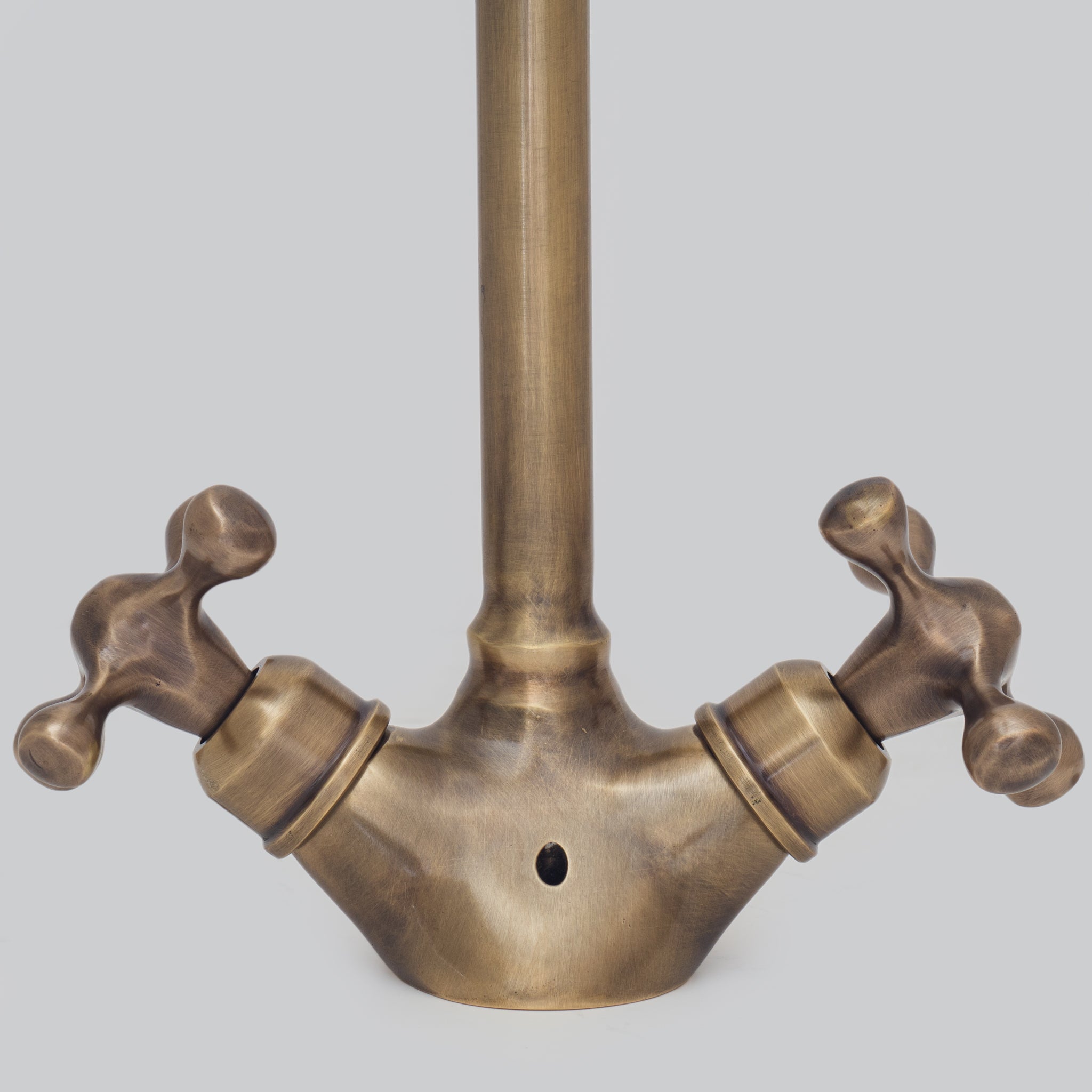 Antique Bronze Single-Hole Bathroom Faucet | Oil Rubbed Finish