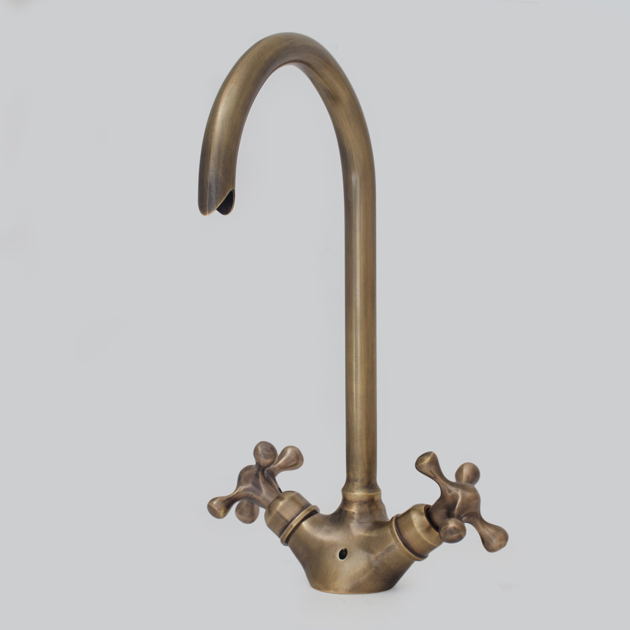Antique Bronze Single-Hole Bathroom Faucet | Oil Rubbed Finish