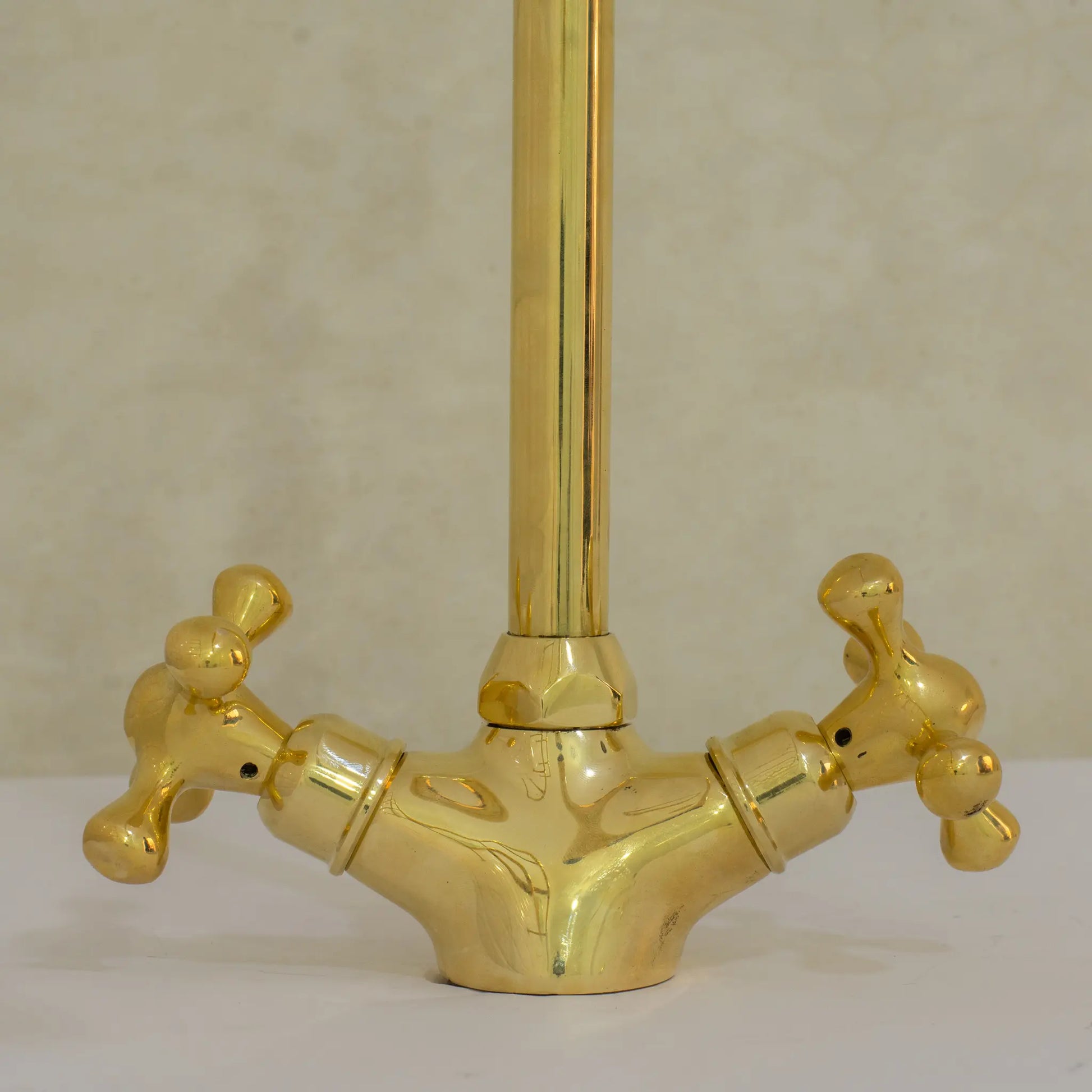 Single Hole Bathroom Faucet – Antique Brass Bathroom Faucet