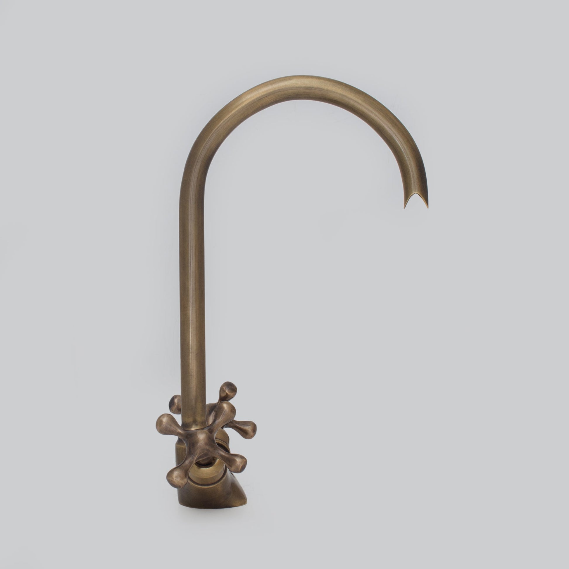 Antique Bronze Single - Hole Bathroom Faucet | Oil Rubbed Finish - Insideast