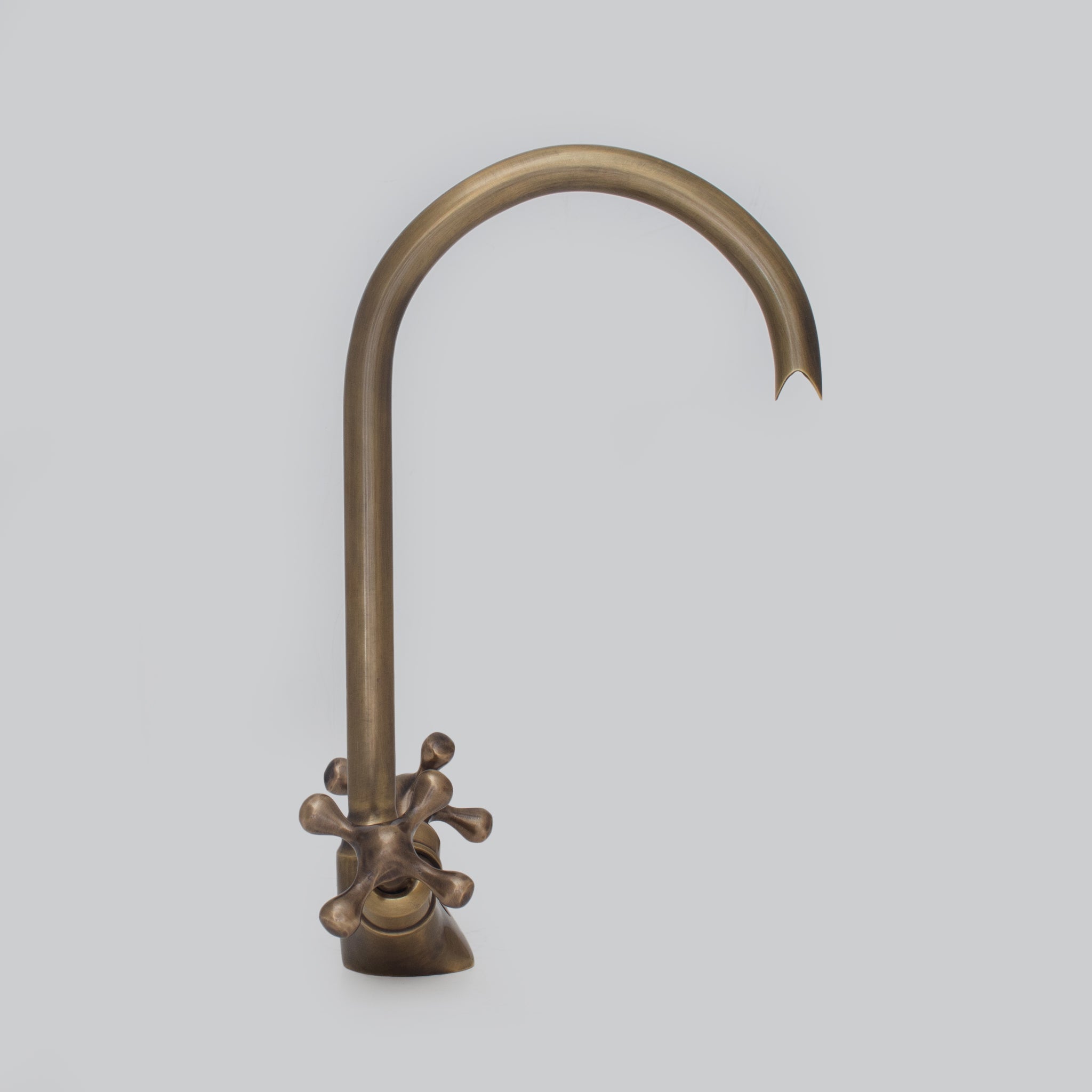 Antique Bronze Single - Hole Bathroom Faucet | Oil Rubbed Finish - Insideast