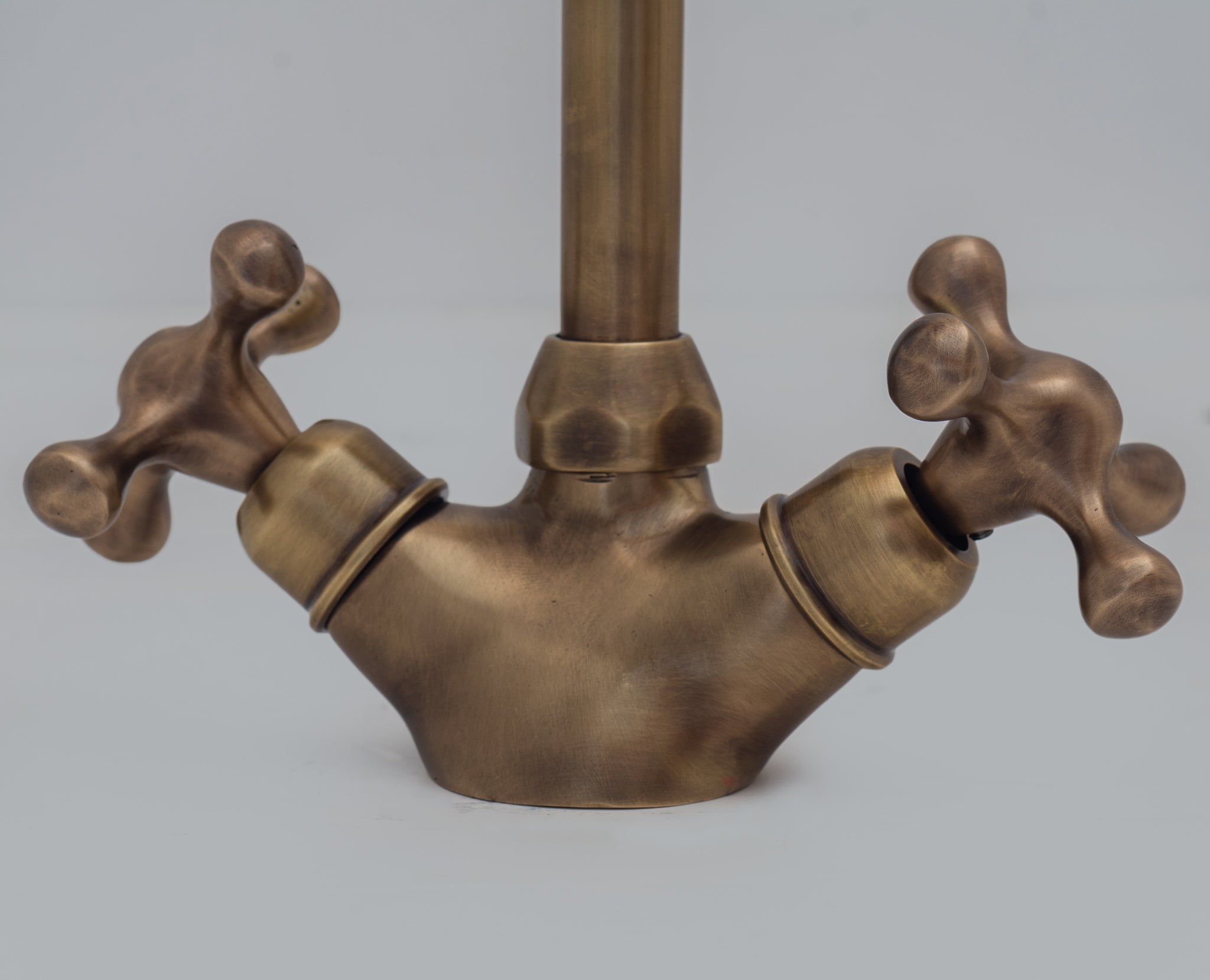 Oil Rubbed Bronze Single Hole Faucet, Antique Bronze Bathroom Sink Faucet - Insideast