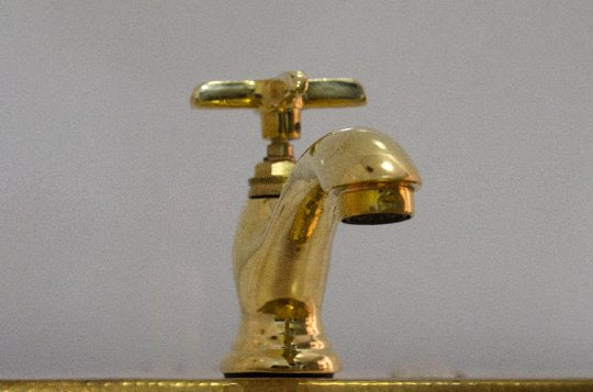 brass single hole bathroom faucet
