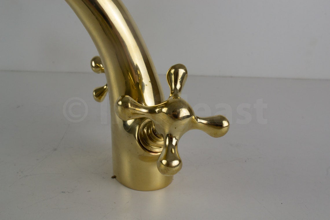 brass single hole bathroom faucet
