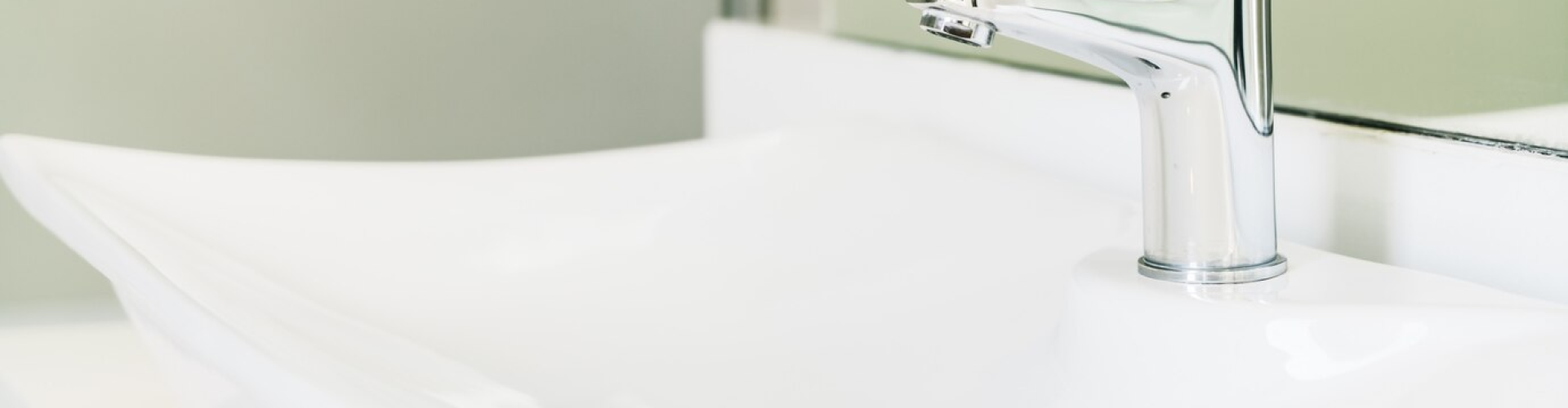 Pull-Down vs Vessel Sink Faucets
