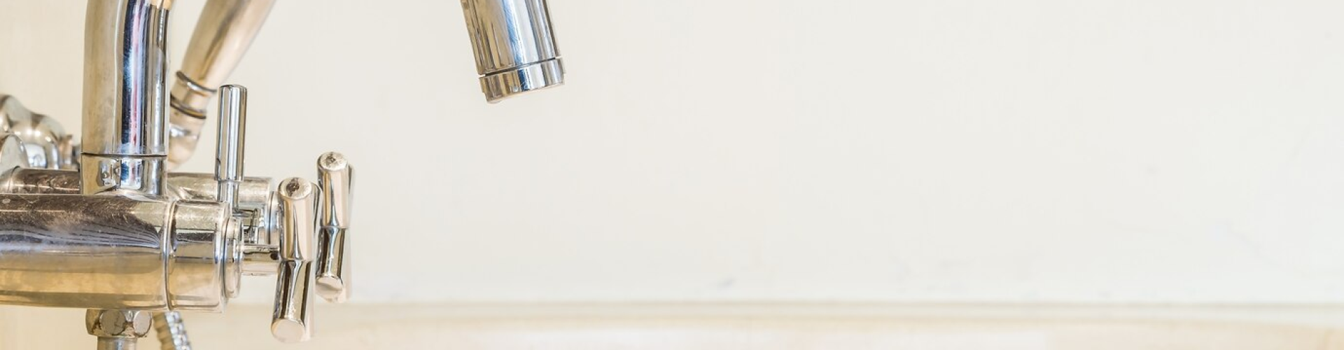 How to Replace a Bathtub Spout